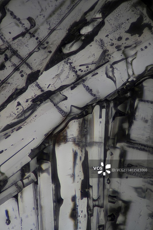 显微镜偏振光下的化学物质二苯胺图片素材