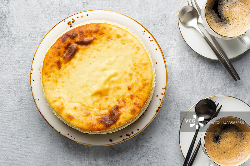 早餐概念：农家奶酪砂锅图片素材