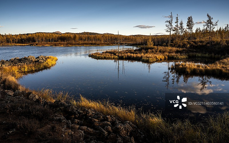 湖中秋色图片素材