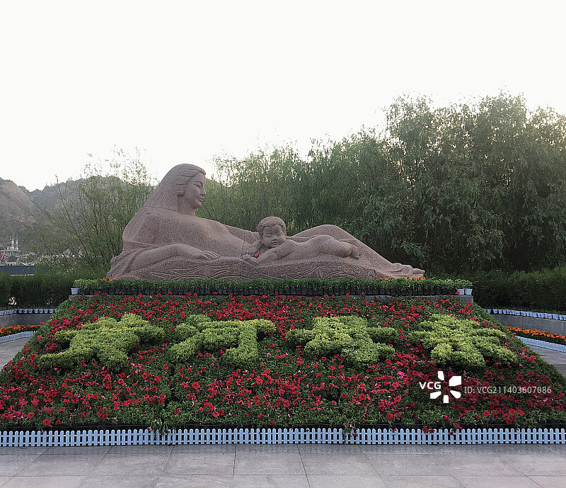 兰州黄河母亲雕像风光图片素材