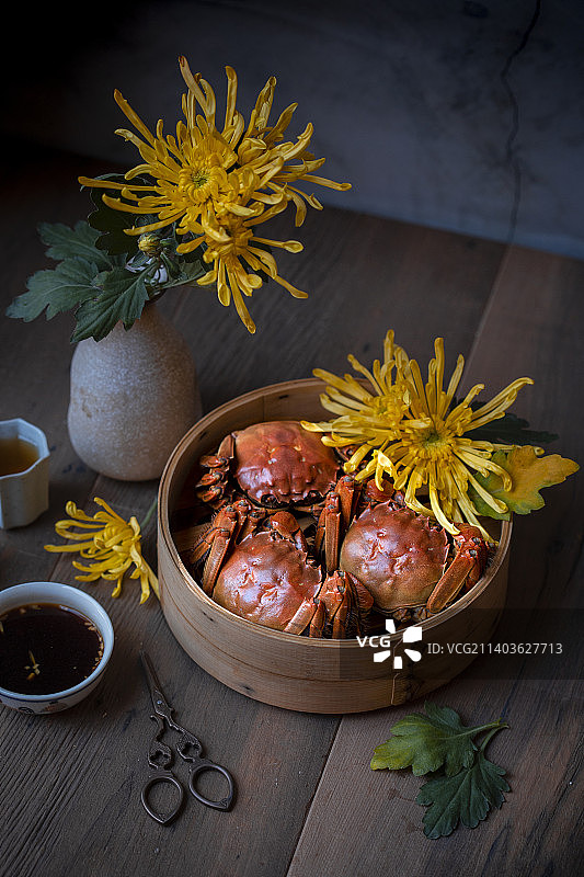 金秋菊花和螃蟹图片素材