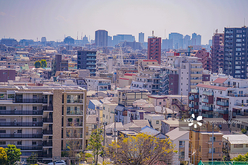 城市建筑物对着天空的高角度视图图片素材