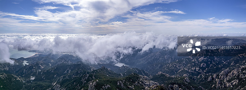 航拍崂山山林怪石.云海奇观.海上仙山图片素材