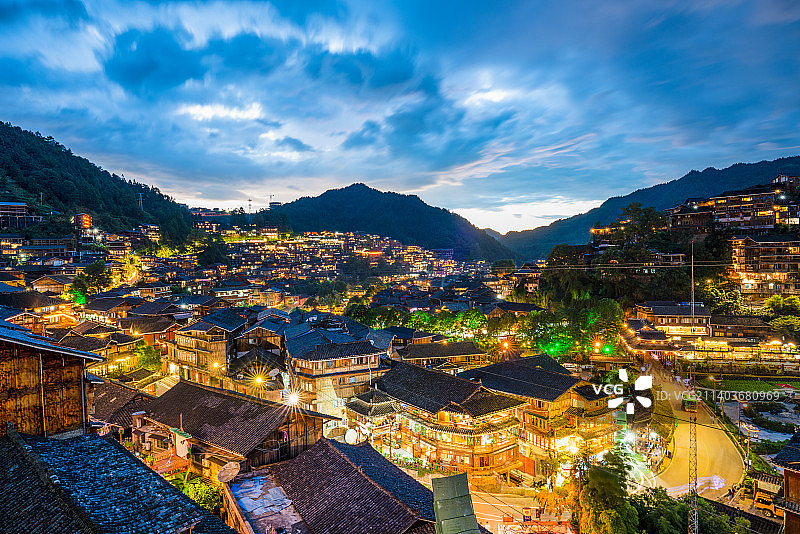 航拍贵州黔东南席间千户苗寨夜景图片素材