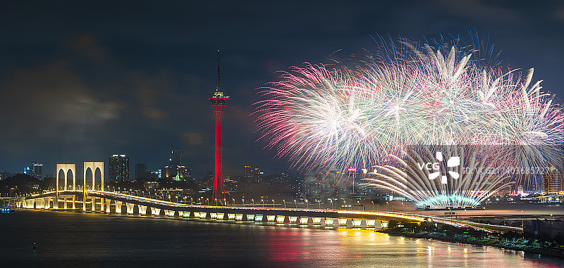 2022国庆烟花表演璀璨照亮澳门夜空图片素材