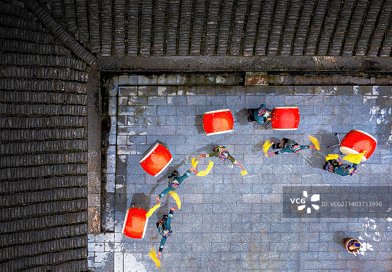 苗族“鼓”舞图片素材