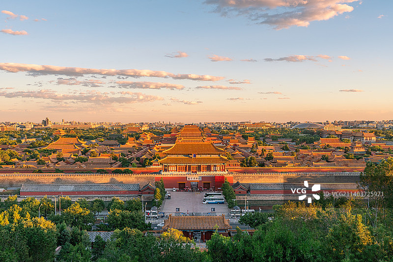 傍晚从景山俯瞰故宫宫殿全景图片素材