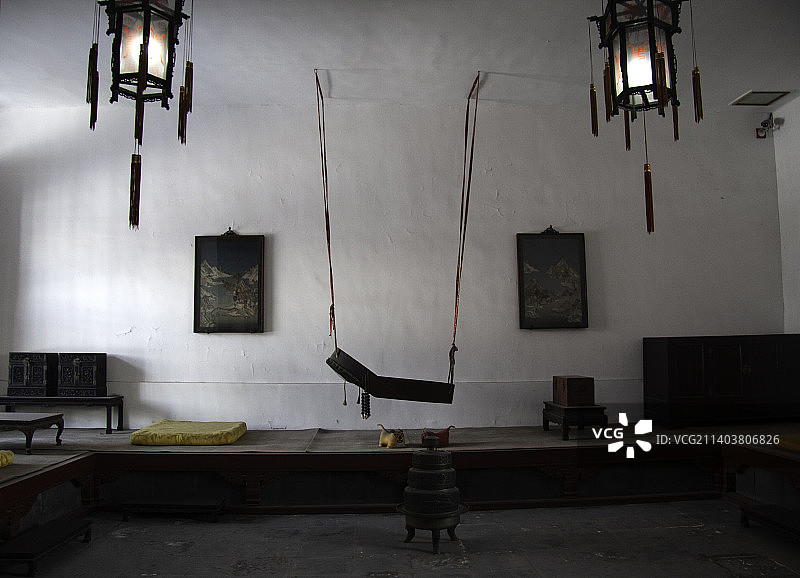 东北民俗摇篮吊在房梁上图片素材