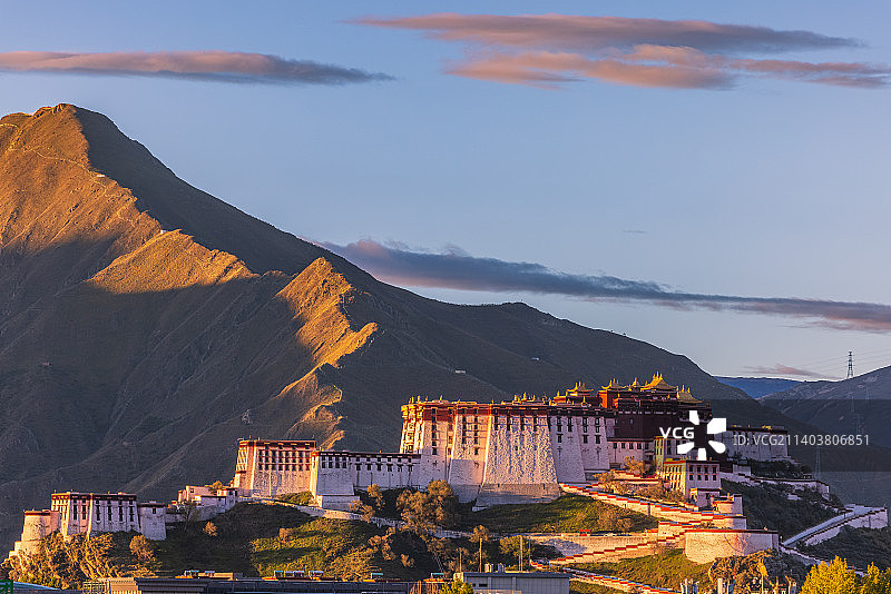 布达拉宫日出早上图片素材