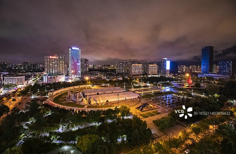 暴风雨临沂人民广场图片素材