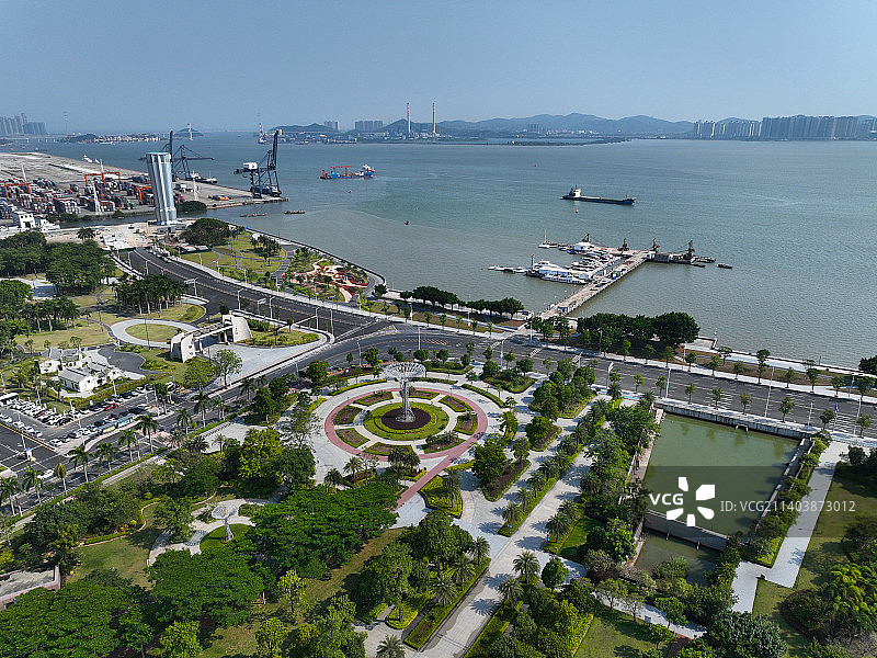 广东省汕头市金平区华侨公园开放时代广场汕头港航拍图片素材