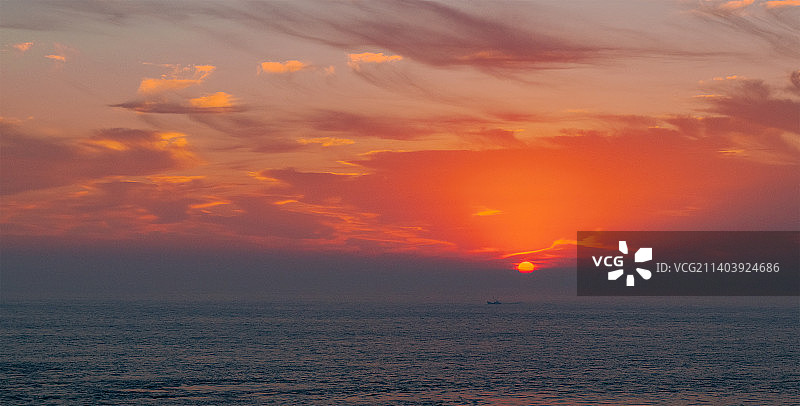 成山头的日出图片素材