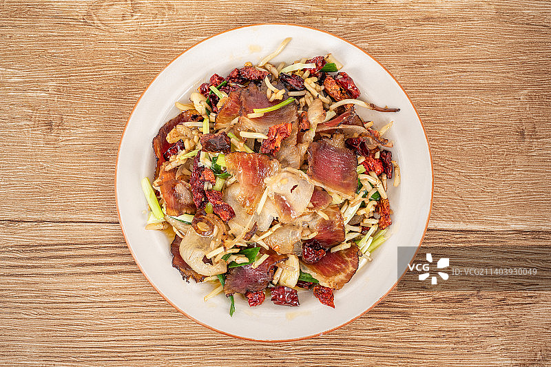 贵州特色家常炒菜折耳根炒腊肉图片素材