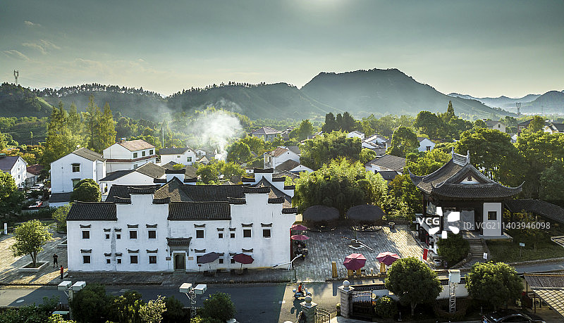 浙江安吉的古镇戏楼航拍图片素材