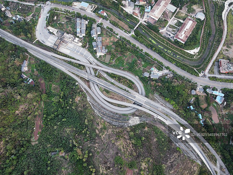 綦江郊区公路俯视航拍图片素材