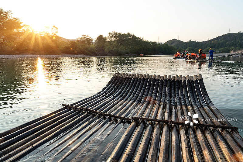 仙居永安溪竹筏漂流图片素材