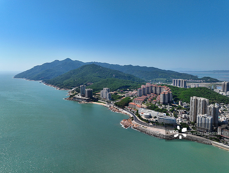 广东省汕头市南澳县祥云广场武帝庙前江湾沙滩公园航拍图片素材