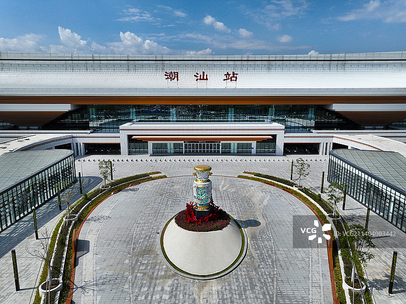广东省潮州市潮安区厦深铁路潮汕高铁站航拍图片素材