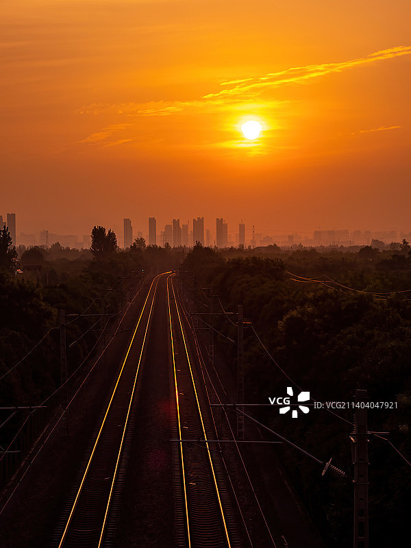 通往城市的铁路 火车 交通运输 郑州 陇海铁路图片素材