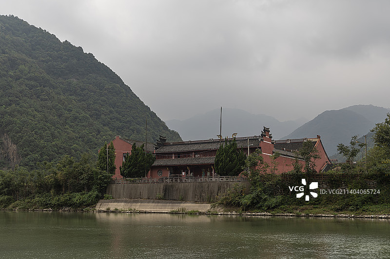 浙江宁波海曙章水镇蜜岩柿林庙图片素材
