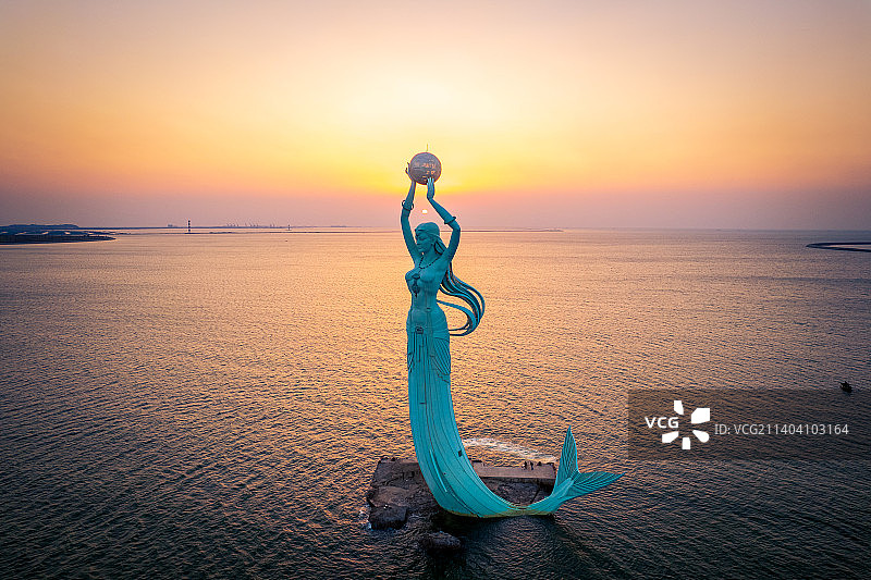 辽宁营口鲅鱼圈海边黄昏风景航拍图片素材