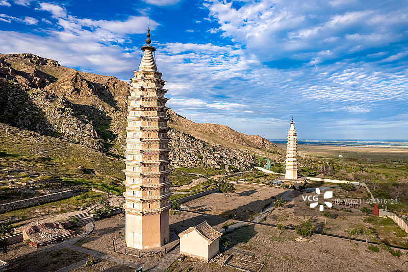 宁夏银川贺兰山拜寺口双塔图片素材