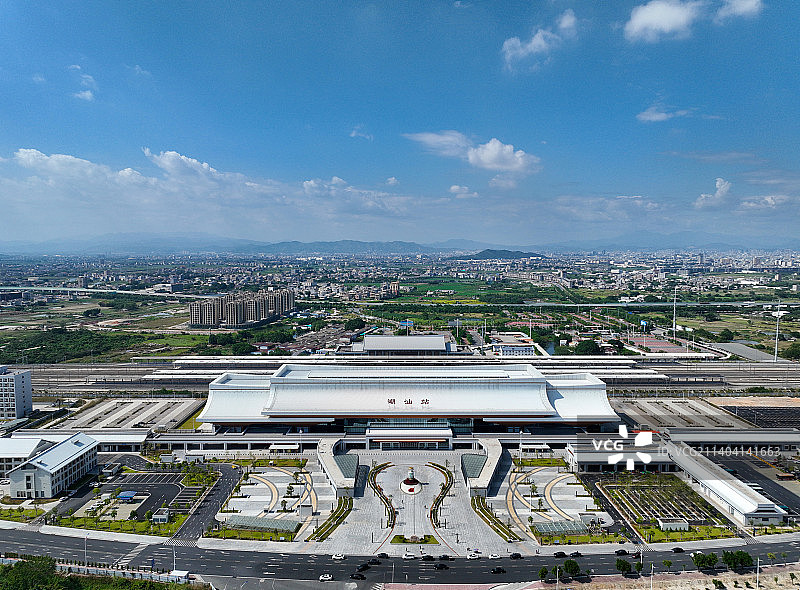 广东省潮州市潮安区厦深铁路潮汕高铁站航拍图片素材