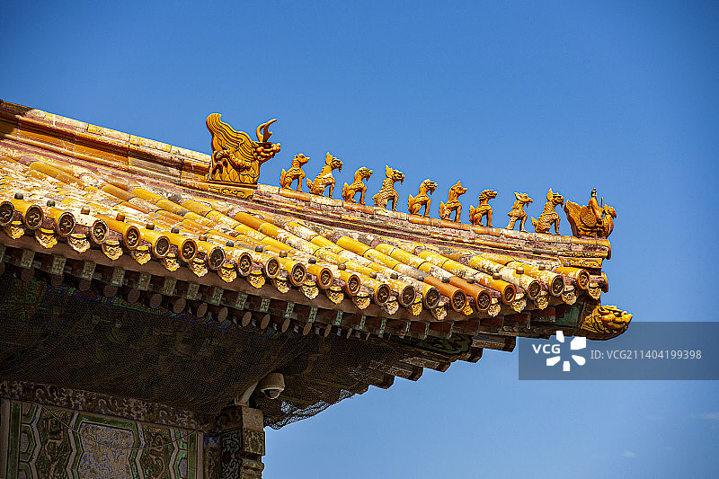 蓝天下故宫古建筑上的神兽图片素材