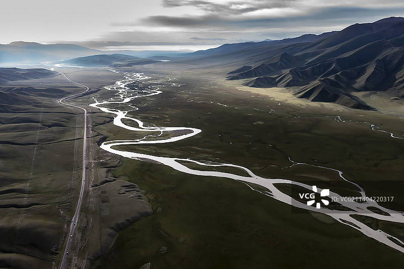 河路随影图片素材