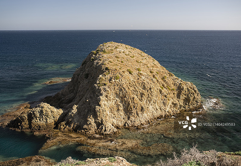 西班牙阿尔梅里亚热带海岸Isleta del Moro海湾景观图片素材