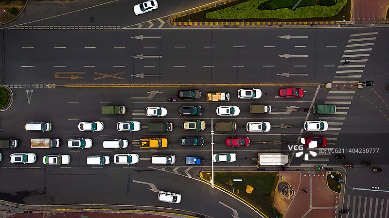 红绿灯车流图片素材