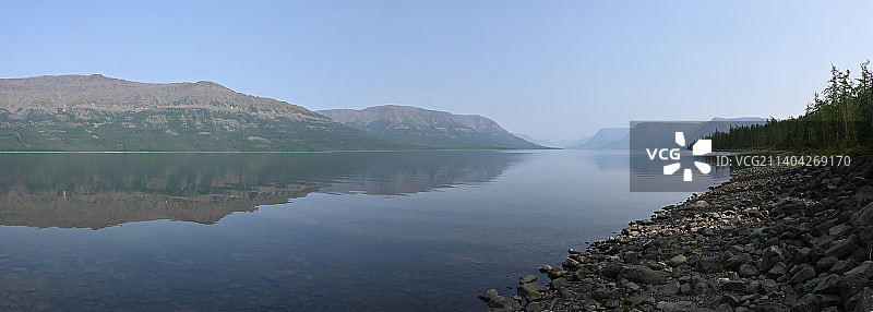 普托拉纳高原湖泊全景，俄罗斯图片素材
