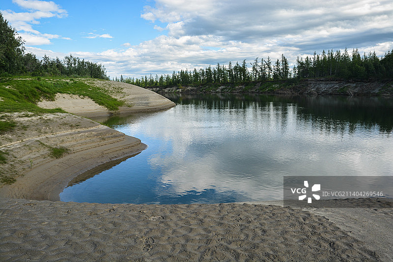 俄罗斯亚马尔半岛的湖光山色图片素材