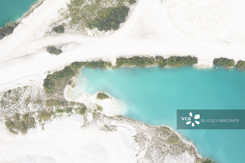 航拍丹麦石灰石采石场景观图片素材