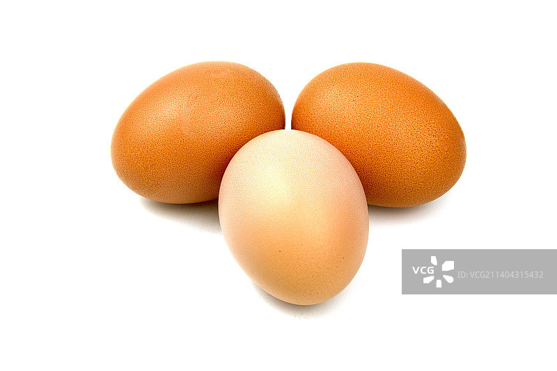 白色背景上的一打鸡蛋图片素材