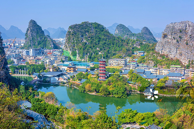 中国广西桂林木龙湖木龙塔图片素材