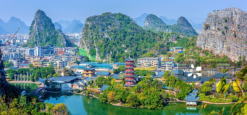 中国广西桂林木龙湖木龙塔图片素材