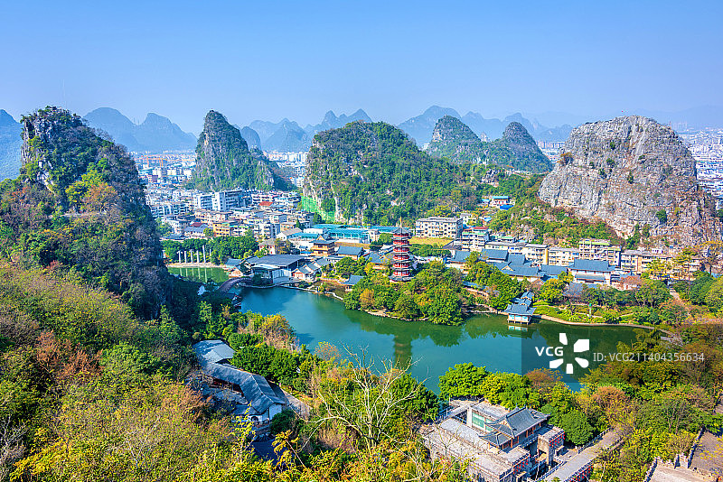 中国广西桂林木龙湖木龙塔图片素材