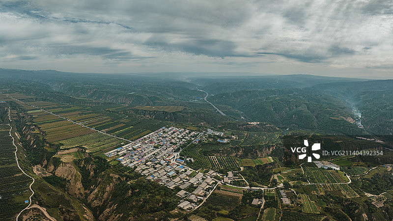 黄土高原上的村落图片素材