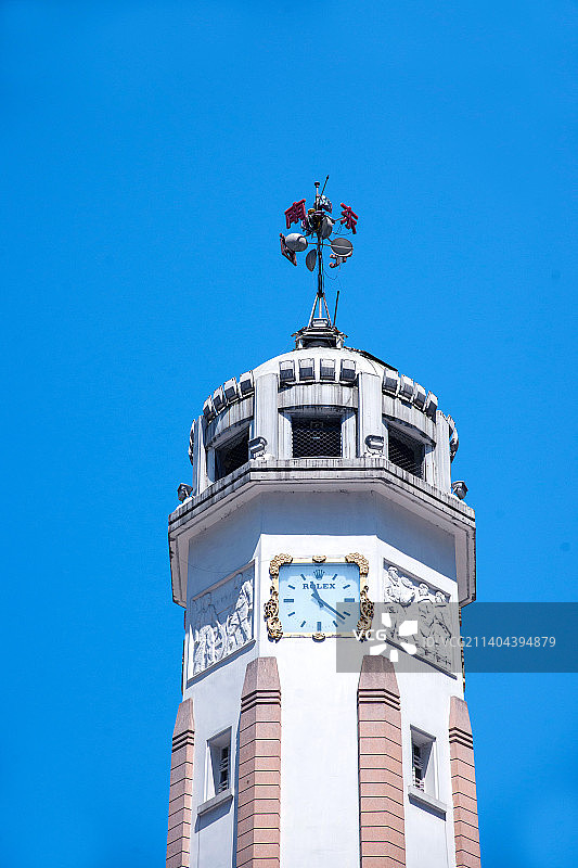 重庆市标志性建筑“解放碑”及商业区的群楼图片素材