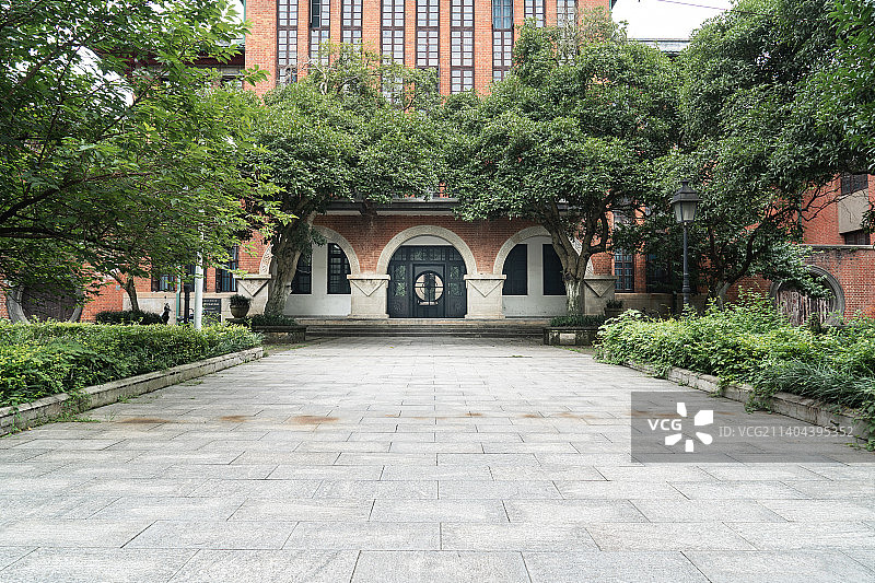 湖南大学古建筑教学楼入口地面图片素材