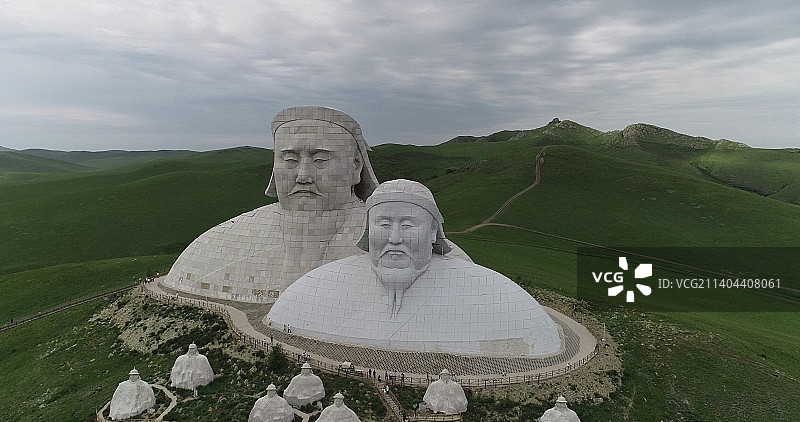 内蒙古霍林郭勒市：可汗山，巨大蒙元兵阵，大汗头像高达50米图片素材
