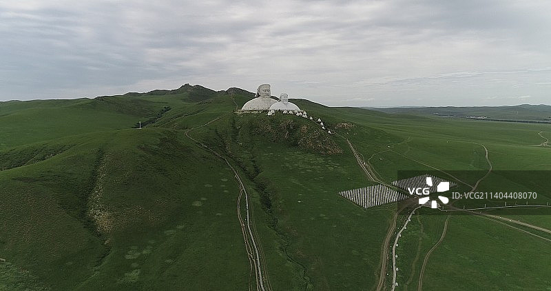 内蒙古霍林郭勒市：可汗山，巨大蒙元兵阵，大汗头像高达50米图片素材