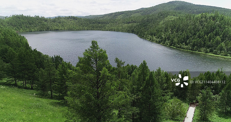 内蒙古阿尔山：航拍驼峰岭天池图片素材