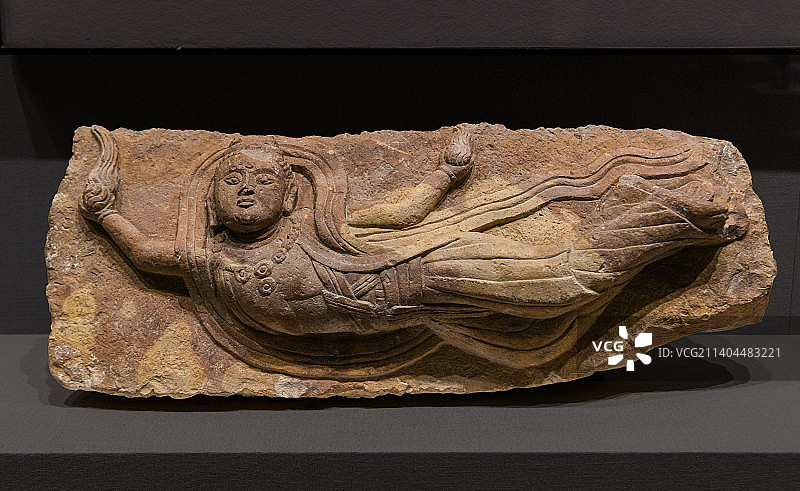 辽代红砂岩浮雕飞天造像图片素材