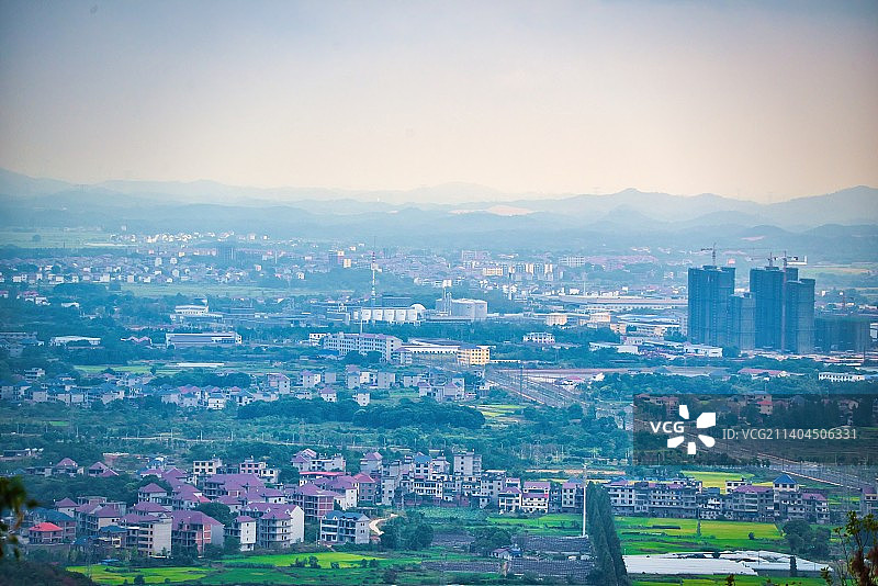 江西省 抚州市 东乡区 县城远景图片素材