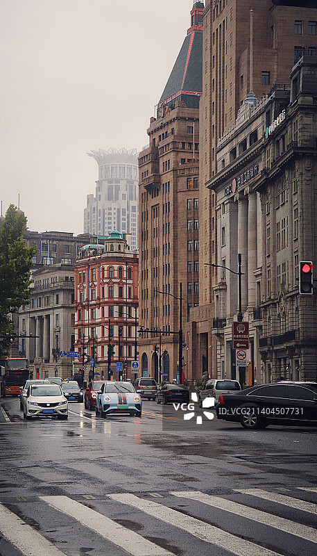 下雨天上海外滩万国建筑群图片素材