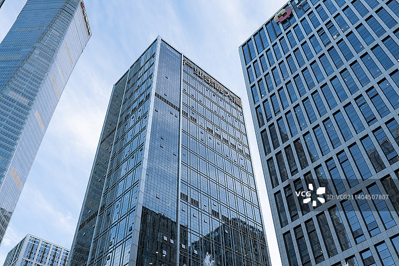 济南市汉峪金谷中央商务区高楼林立图片素材