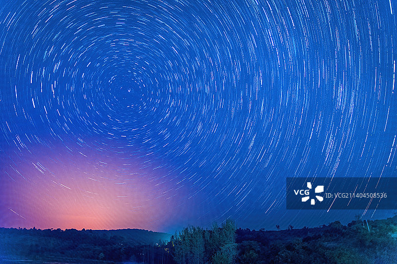 秋夜北极星星轨图片素材