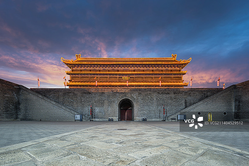 西安城墙安远门夜景图片素材